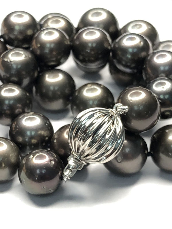 Dark Gray Graduated Tahitian Pearl Strand