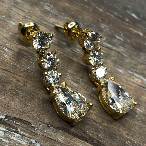 Dangling Diamond Earrings GIA 1.50 Carat Pear-Cut