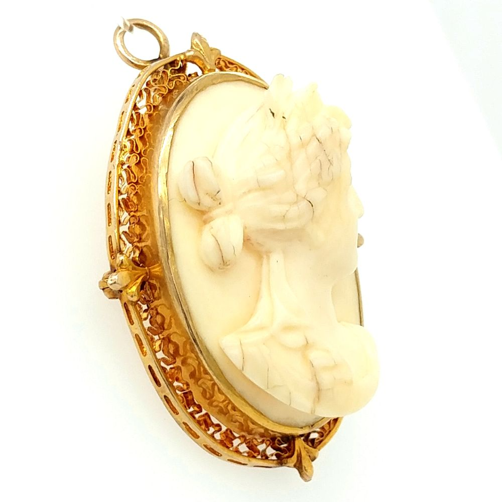 Antique "Bone" Cameo Pendant/Brooch